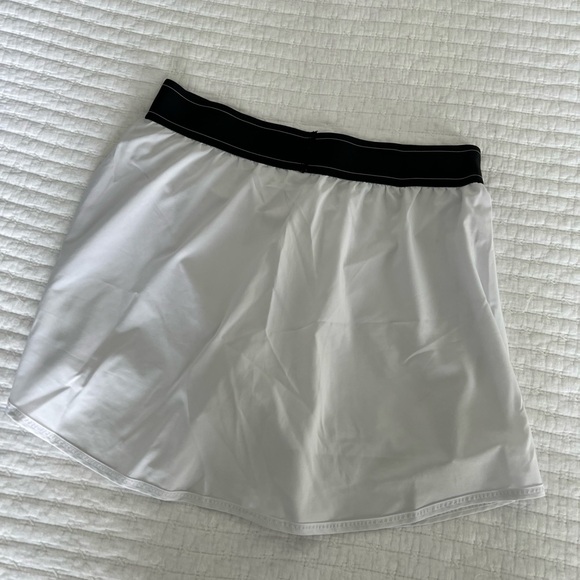 ALO Yoga Black and White Mini Skirt - Picture 5 of 5